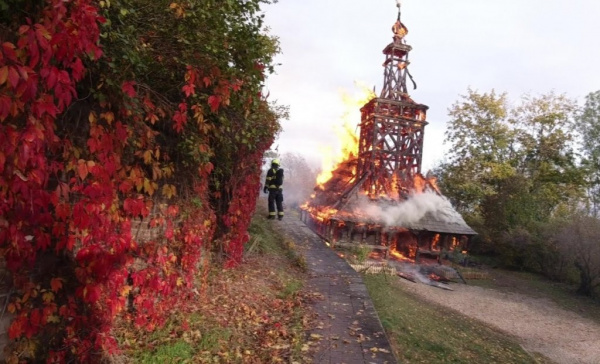 Lidé mohou od středy přispívat do veřejné sbírky na obnovu požárem zničeného kostela v zahradě Kinských