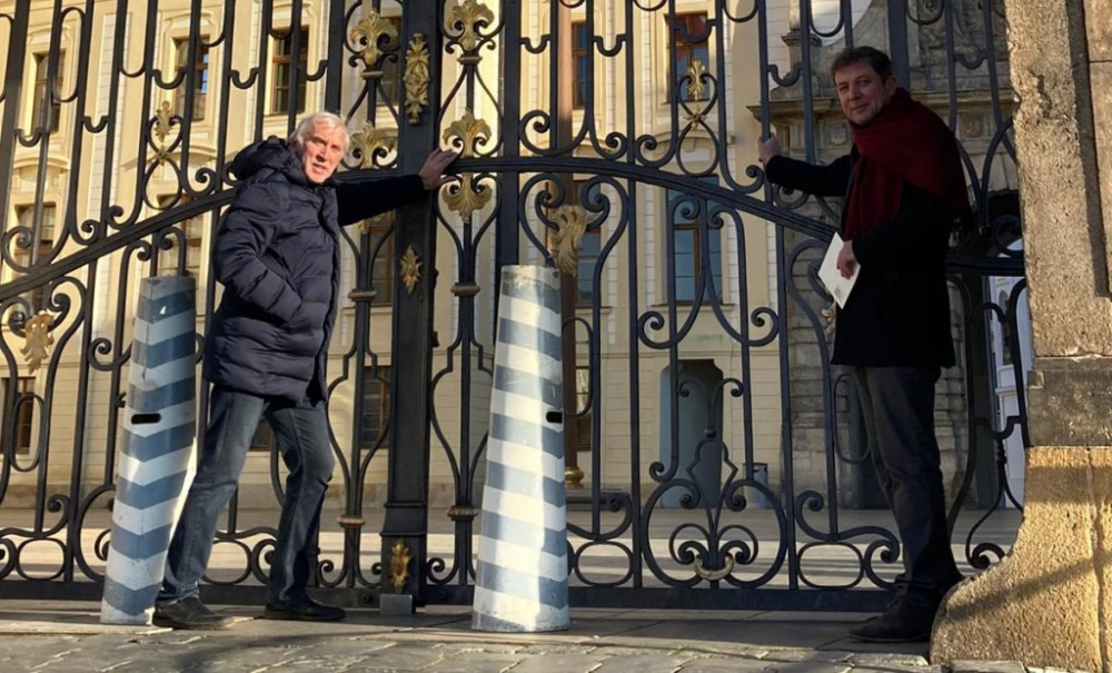 Výzva prezidentovi Zemanovi ke zpřístupnění Pražského hradu