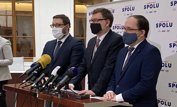 Anticovid tým: Chceme zařadit mimořádný bod k očkování. Vláda musí objasnit chyby