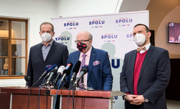 Anticovid tým: Česko zvažuje ruský Sputnik, přitom vláda zřejmě promeškala příležitost k nákupu pěti milionů vakcín firmy AstraZeneca. Je nejvyšší čas k nápravě