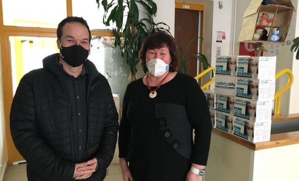Rychnovští si zdarma mohou vyzvednout respirátory v místní charitě
