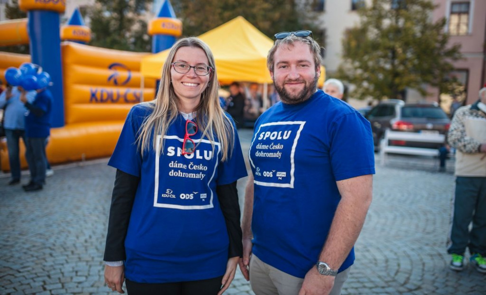 Lenka Šimo: Demokracie má v naší zemi znovu naději