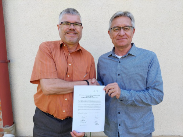 Společně KDU-ČSL a TOP 09 podepsaly memorandum v Častolovicích 