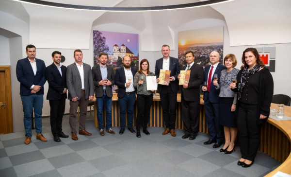Ve Veselí nad Moravou máme jasno. K podpisu koaliční smlouvy došlo na hodovou neděli
