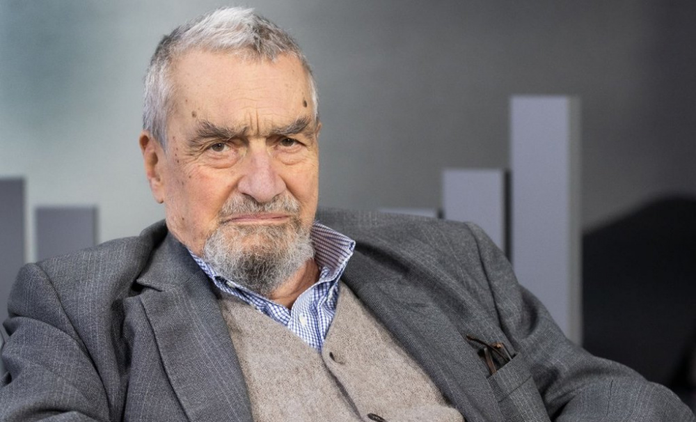 Schwarzenberg: Druhé kolo bude hnus. Ať si generál Pavel pořídí hroší kůži