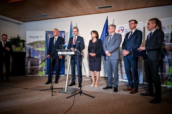 Vláda jednala s vedením Olomouckého a Moravskoslezského kraje o pomoci strukturálně znevýhodněným regionům