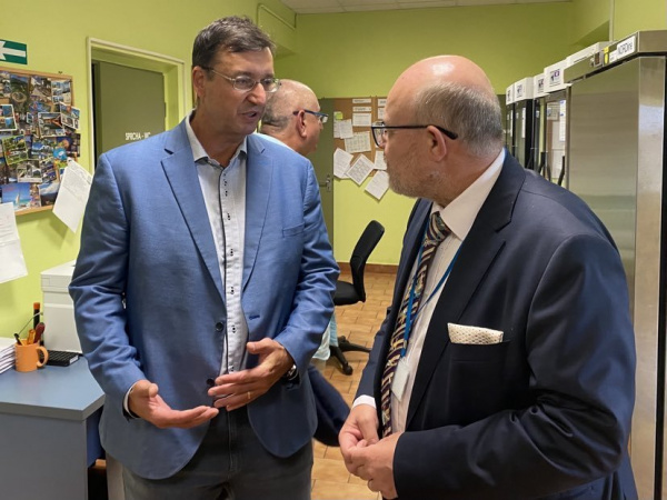 Ministr zdravotnictví zavítal do Klatov, řeč přišla i na leteckou záchranku