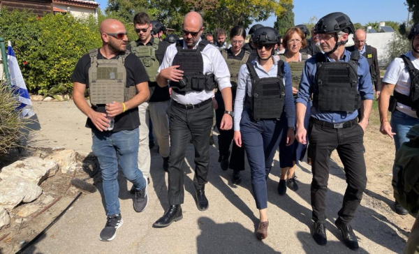 Šéfové obou komor českého parlamentu navštívili v Izraeli i napadené kibucy
