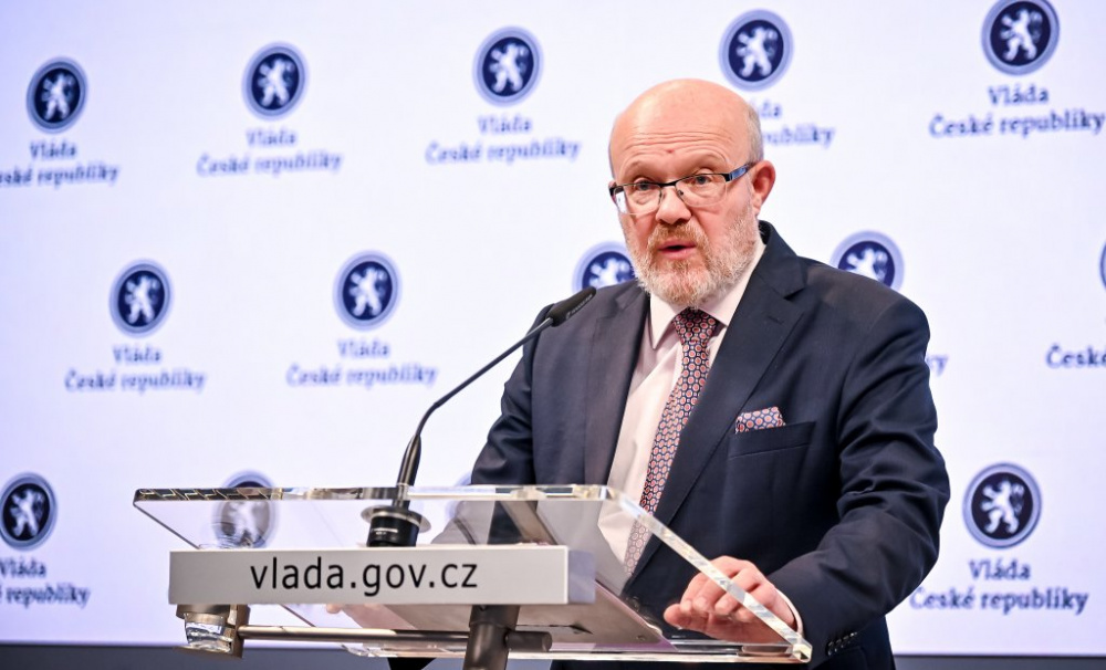 Ministr zdravotnictví a místopředseda vlády Vlastimil Válek vede českou delegaci na Ukrajinu