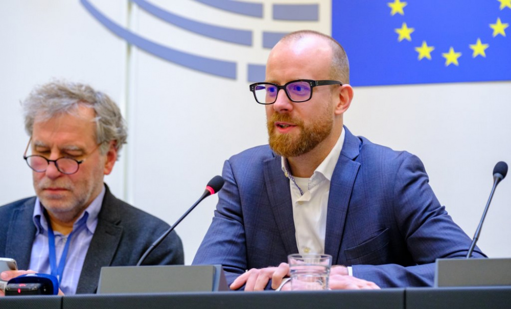 Myslím, že Donald Trump už Ukrajinu opustil, říká europoslanec Ondřej Kolář