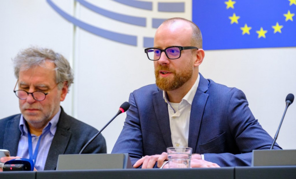 Myslím, že Donald Trump už Ukrajinu opustil, říká europoslanec Ondřej Kolář