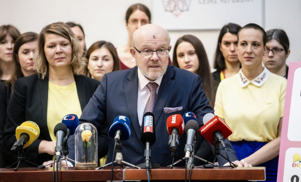Novely zákonů o veřejném zdravotním pojištění a elektronizaci zdravotnictví schválila Poslanecká sněmovna