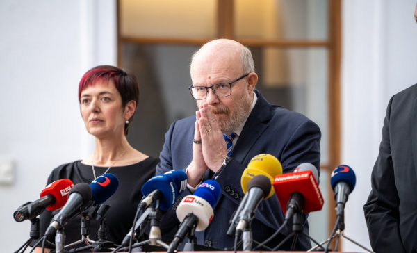 Připlácení za péči u lékaře prosadím. Válek o nadstandardech, lécích i kauze Motol