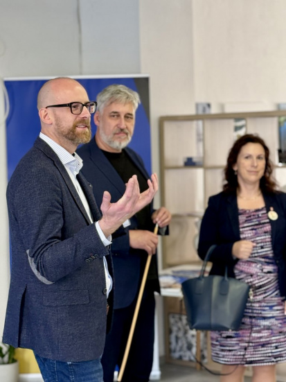Ondřej Kolář, Pavel Klíma, primátorka města ČB Dagmar Škodová Parmová během otevření europoslanecké 