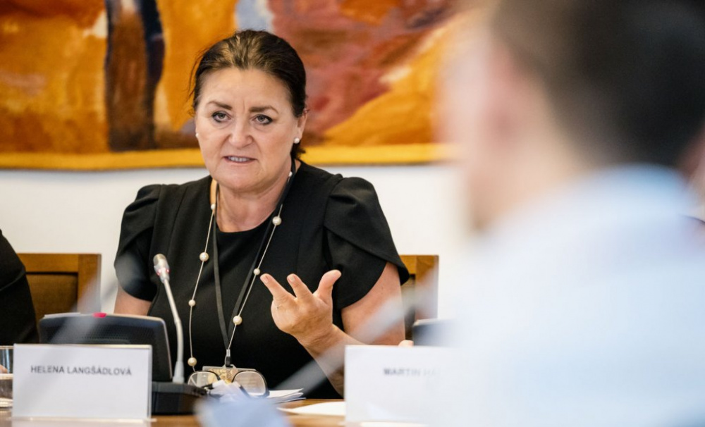 Neviditelné vlivy a „nový civilizační model“. Konference Heleny Langšádlové varuje před zahraniční politikou Číny