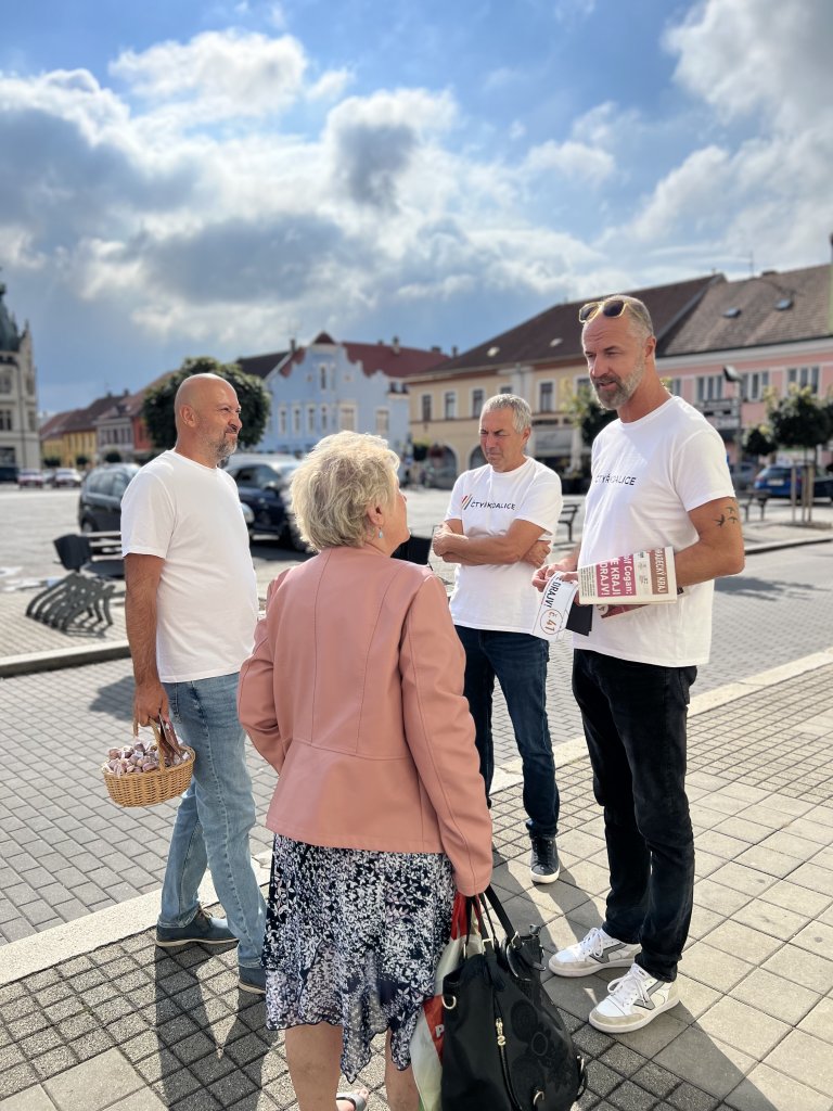 Sdílená kola v Hradci čekají změny: více stanovišť i delší bezplatná výpůjčka