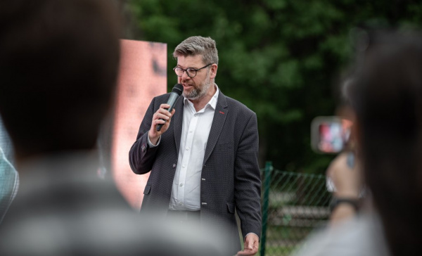 Babiš chce zrušit muniční iniciativu. Českou republiku by to poškodilo, tvrdí Pospíšil