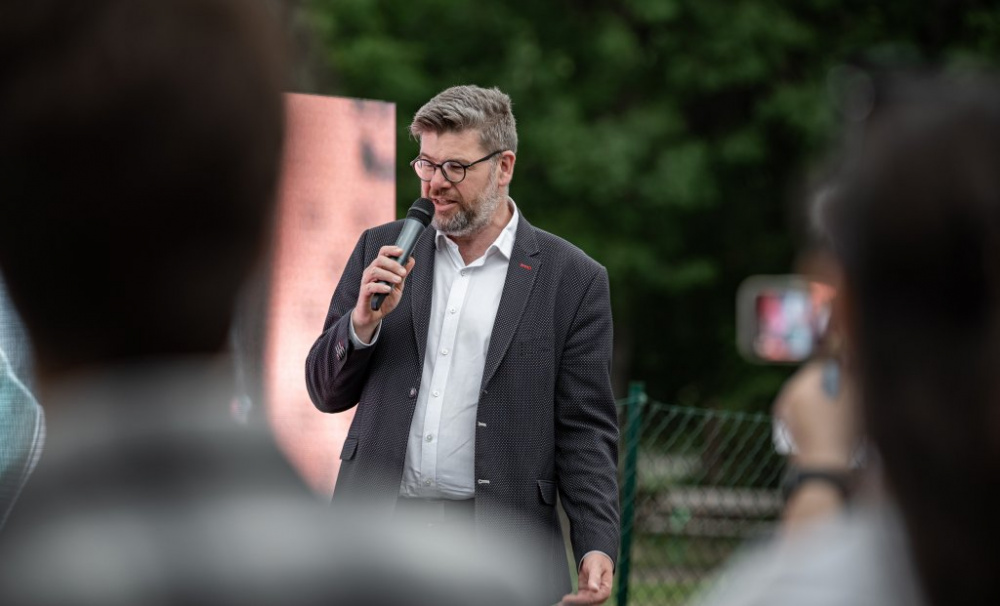 Babiš chce zrušit muniční iniciativu. Českou republiku by to poškodilo, tvrdí Pospíšil