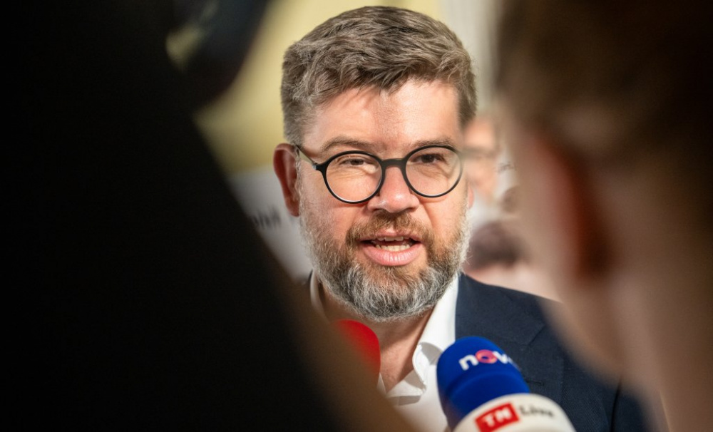Babiš chce zrušit muniční iniciativu. Českou republiku by to poškodilo, tvrdí Pospíšil