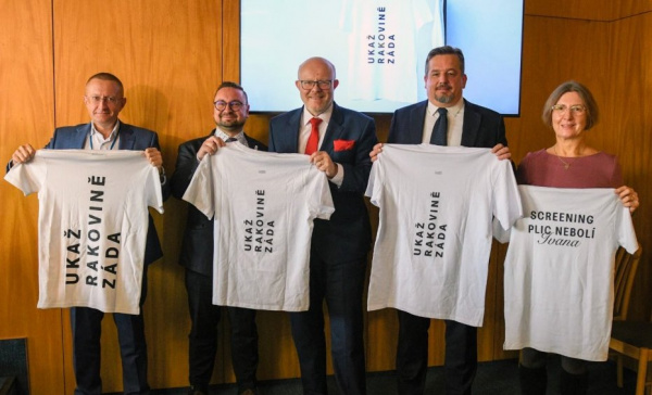 Ukaž rakovině záda: nová kampaň motivuje Čechy k prevenci a screeningu