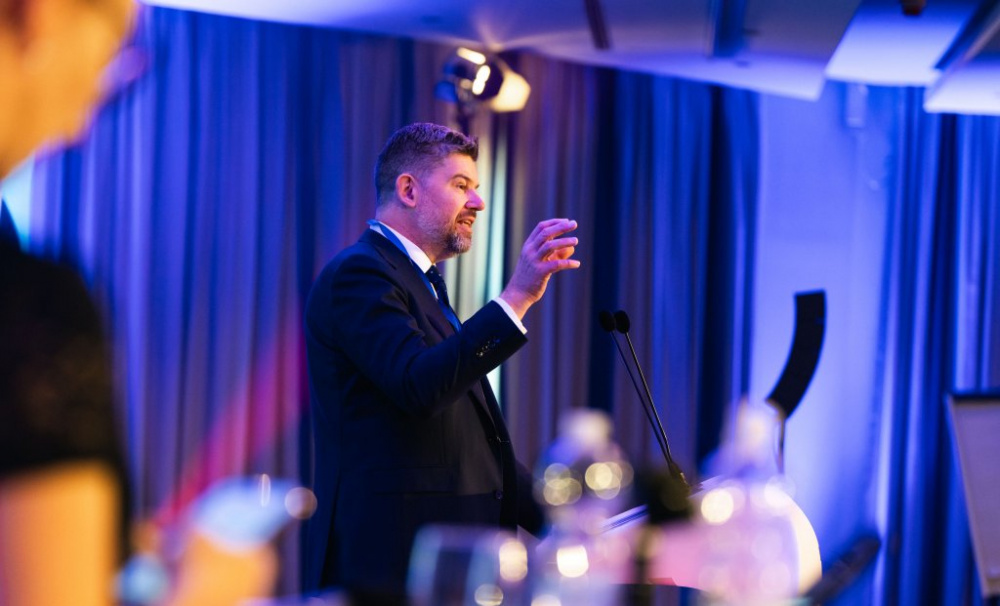 Pospíšil apeluje na pomoc Ukrajině. Ševčík odmítá peníze na zbraně