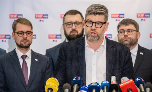 Kauza Čapí hnízdo trvá dlouho, míní v&nbsp;hnutí ANO. Podle Pospíšila to není důvod k&nbsp;nevydání Babiše