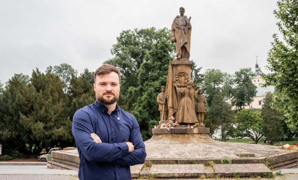 Nevzdáváme to. Příště už převlečený Stalin z&nbsp;centra Pardubic zmizí, slibuje TOP&nbsp;09