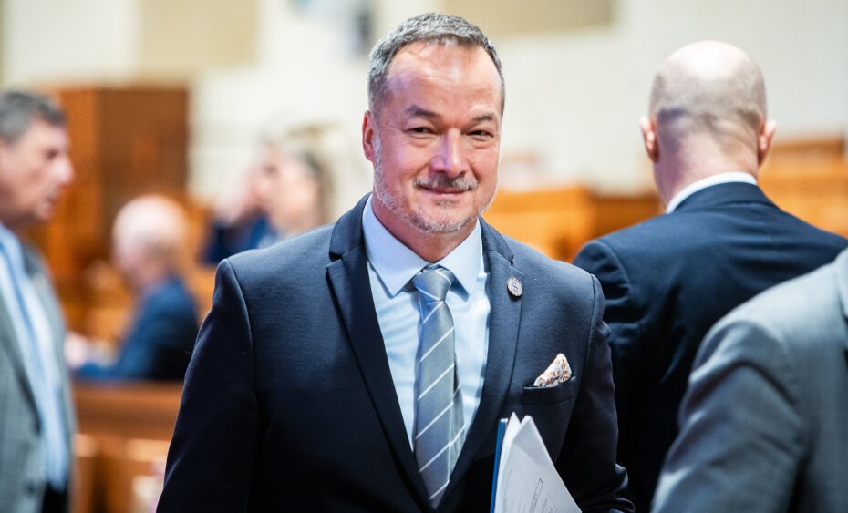 Senátor Grulich: Hybridní válka nás má poštvat proti sobě. Děláme si nepřátele ve vlastních řadách