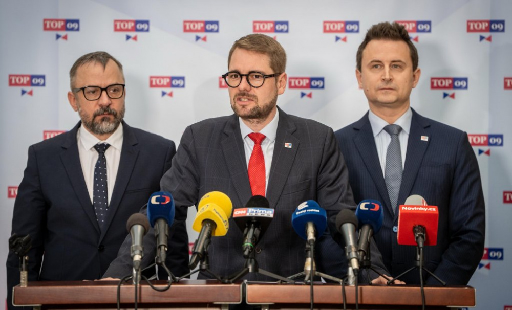 TOP&nbsp;09: Česko nesmí být černým pasažérem bezpečnosti. Navrhujeme zakotvit členství v&nbsp;NATO a EU do ústavy