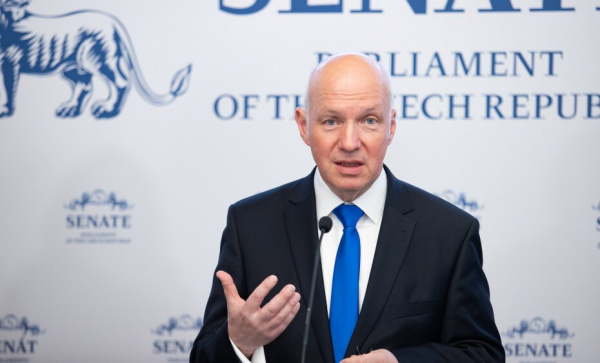Prodej Explosie: Stát by měl strategické podniky kontrolovat, prohlásil Fischer
