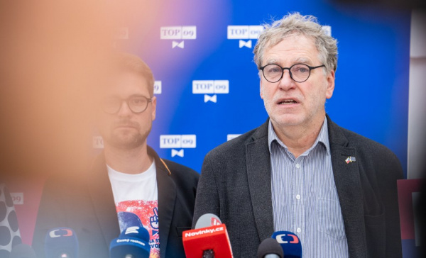 Česko se nikam neposouvá, jen zvyšujeme výdaje, vadí Niedermayerovi
