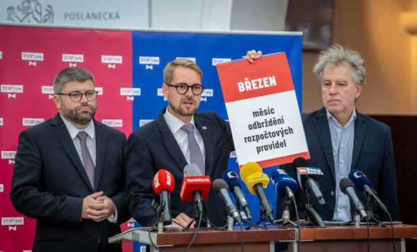 TOP&nbsp;09: Vláda roztrhala pravidla rozpočtové odpovědnosti. Účet pošle našim dětem