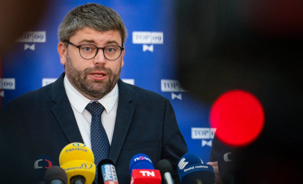 Deficit rozpočtu snížíme, máme trajektorii, ujišťuje koalice. Jakob: Zatím pro to vláda nic nedělá
